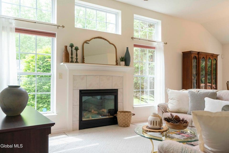 2 Sheridan Court, Clifton Park, NY, photo 5