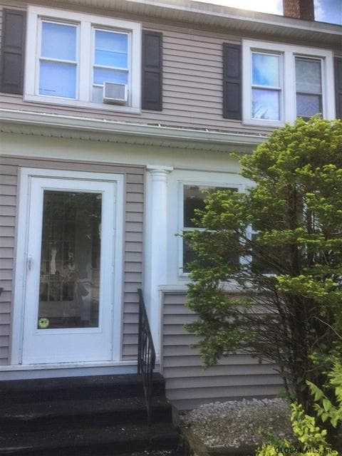 17 Winthrop Avenue, Albany, NY, photo 1