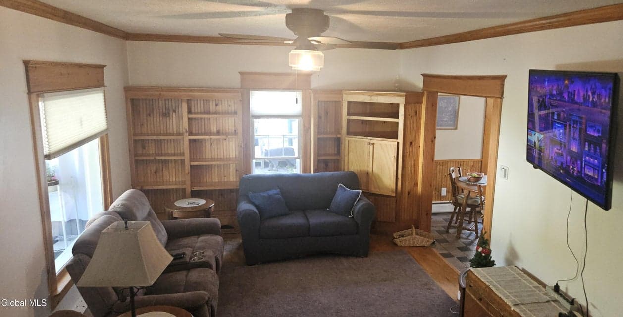 5 Circle Avenue, Johnsburg, NY, photo 4