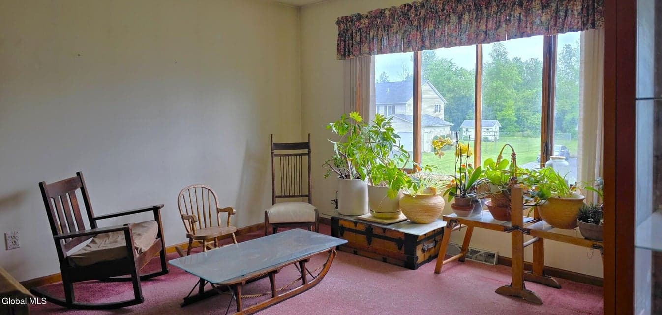 72 Magnolia Circle, Ravena, NY, photo 5