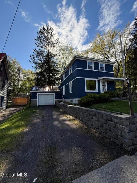 27 N McNab Avenue, Gloversville, NY
