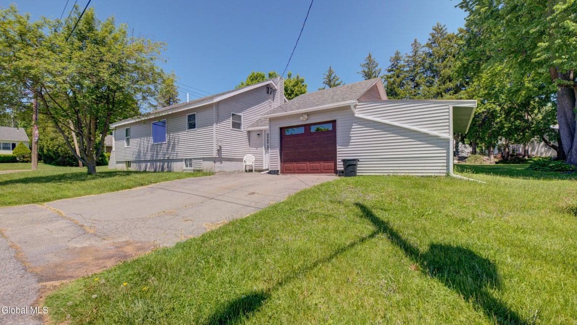 261 Church Street, Amsterdam, NY, photo 4