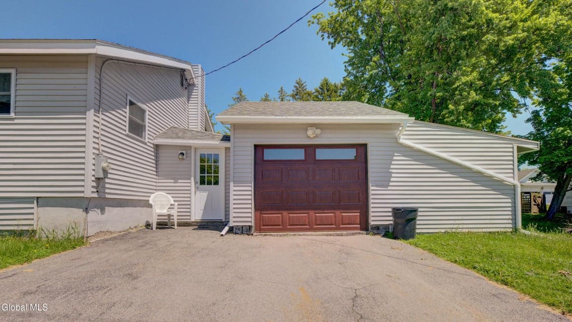 261 Church Street, Amsterdam, NY, photo 5