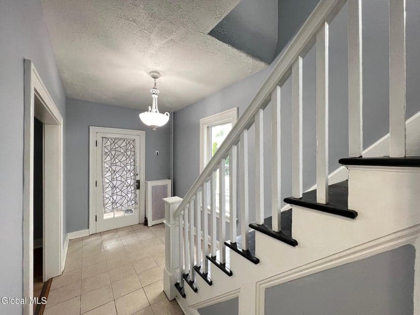 17 Winthrop Avenue, Albany, NY, photo 4