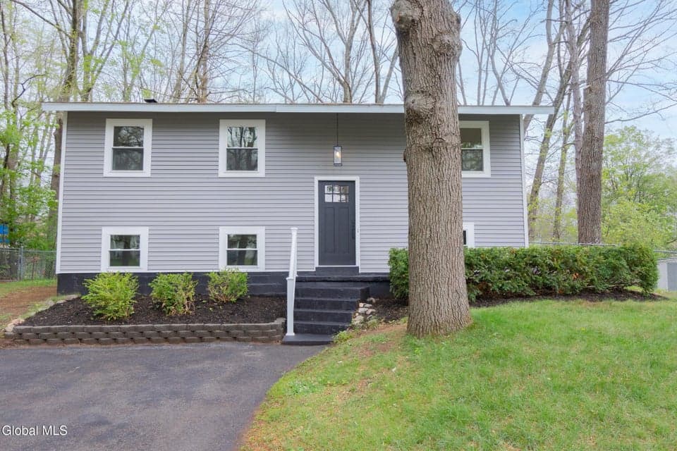 44 Trottingham Road, Saratoga Springs, NY, photo 1