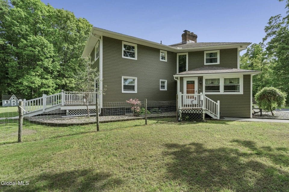 31 Skyline Drive, Schaghticoke, NY, photo 3