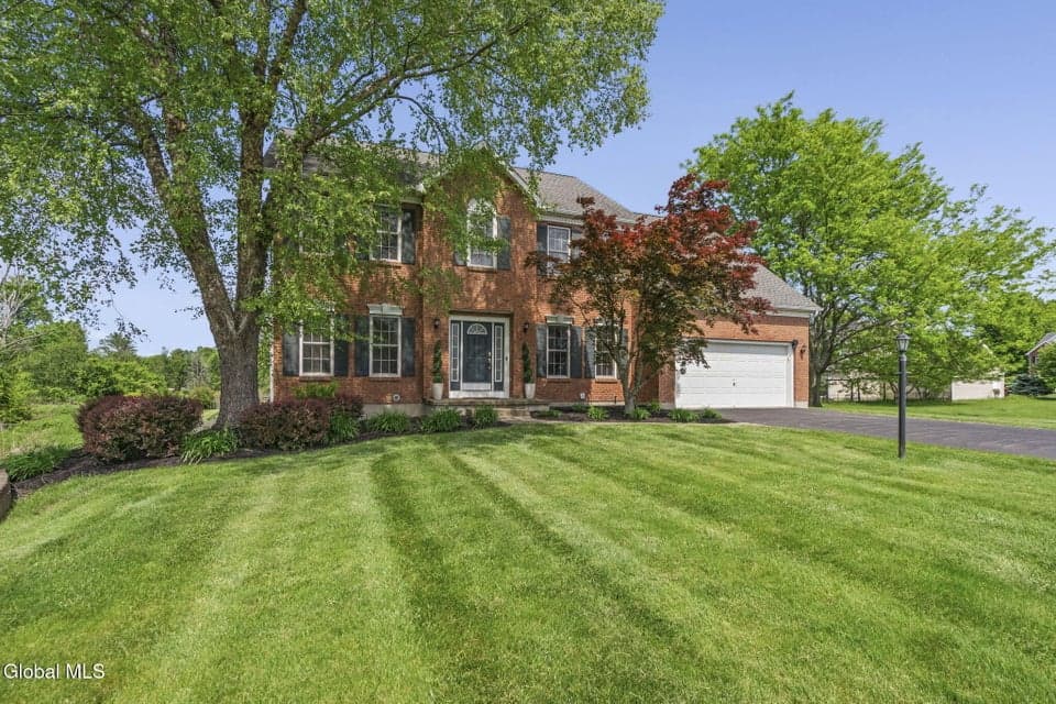 381 Doctor Shaw Road, Guilderland, NY