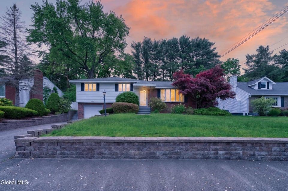 1060 Cornelius Avenue, Niskayuna, NY, photo 4