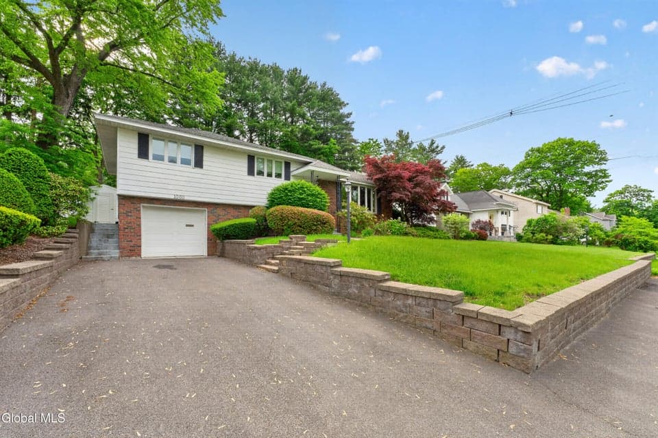 1060 Cornelius Avenue, Niskayuna, NY