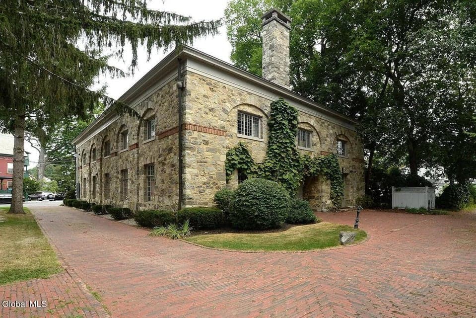 14 Talford Place #UNIT 2, Saratoga Springs, NY