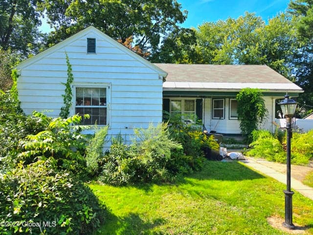 897 8th Avenue, Troy, NY, photo 1