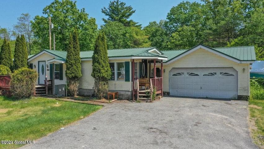 25/26 Sunset Hill, Hague, NY, photo 2