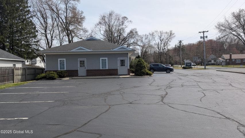 27 West Sand Lake Road, North Greenbush, NY, photo 4