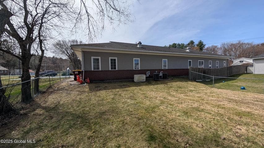 27 West Sand Lake Road, North Greenbush, NY, photo 5
