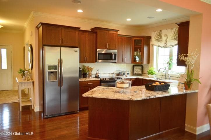 2 Anson Court, Malta, NY, photo 4