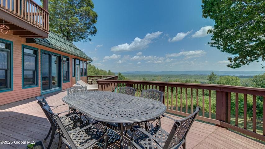 102 Taylor Court, Mayfield, NY, photo 2