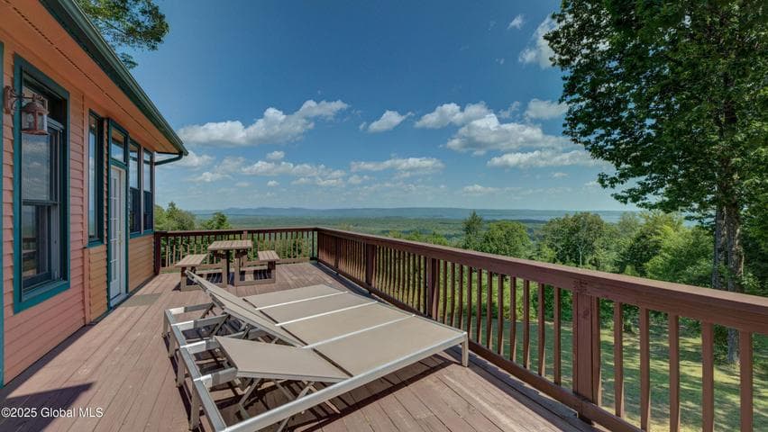 102 Taylor Court, Mayfield, NY, photo 3