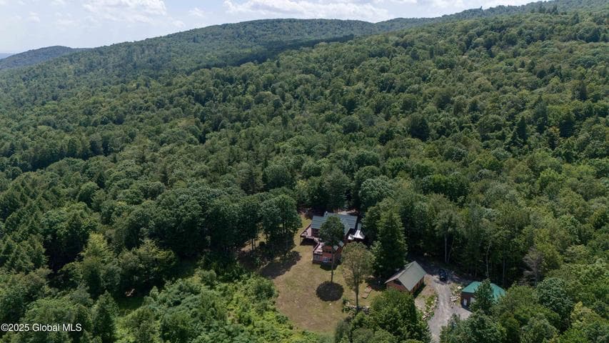 102 Taylor Court, Mayfield, NY, photo 4