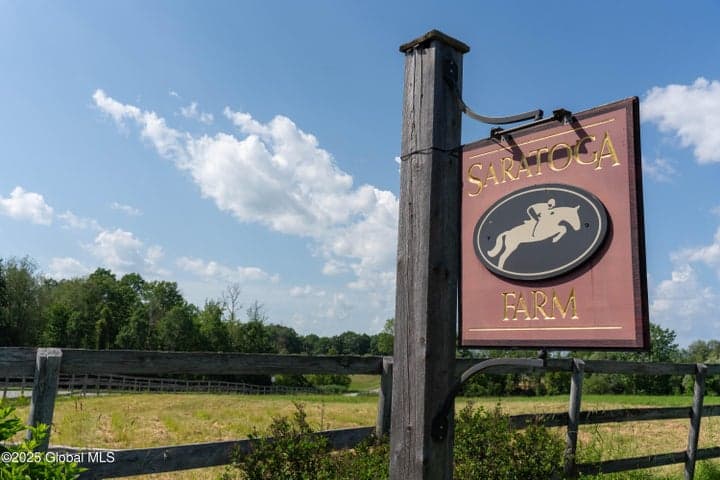 4 Saratoga Farm Road Road, Malta, NY, photo 5
