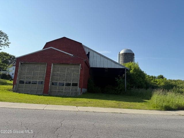 1096 Wicker Street, Ticonderoga, NY, photo 3