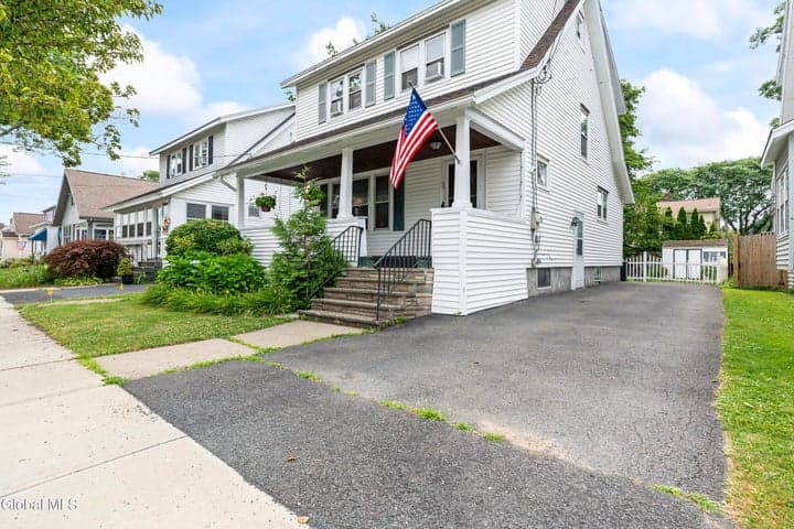 55 Edgecomb Street, Albany, NY