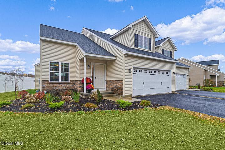 7 Tap In Lane, Halfmoon, NY, photo 1