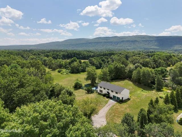 16 Theresa Lane, Voorheesville, NY, photo 2