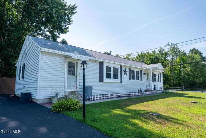 4 Leo Street, Queensbury, NY, photo 4
