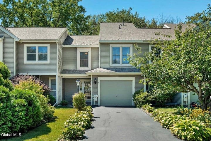 3 Generals Way, Halfmoon, NY, photo 1