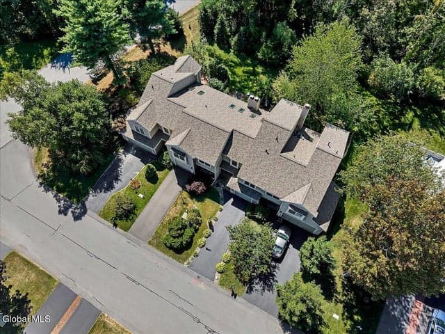 3 Generals Way, Halfmoon, NY, photo 3