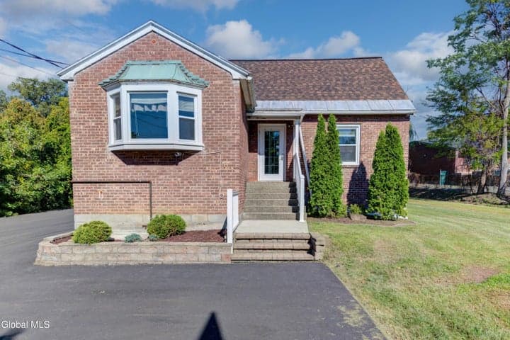 34 Russell Road, Colonie, NY, photo 3