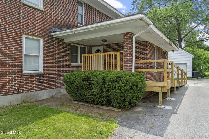 4 Nicholas Street, Johnstown, NY, photo 2