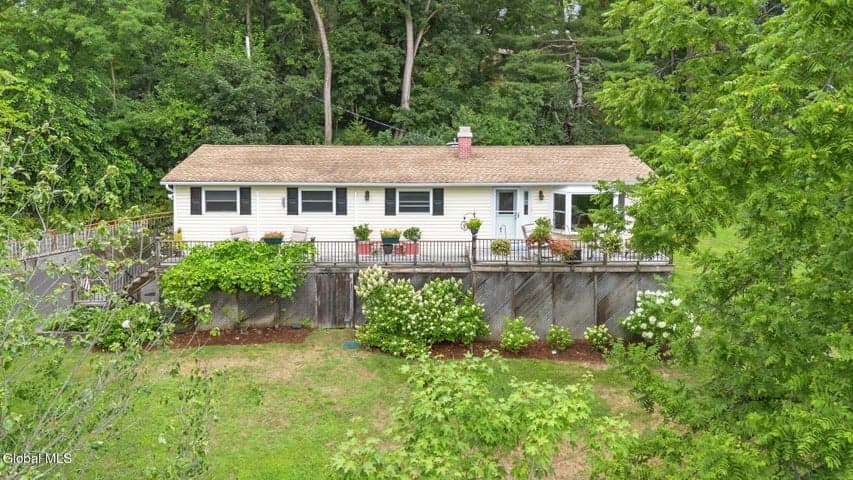 38 Green Acres Road, Greenport, NY, photo 2