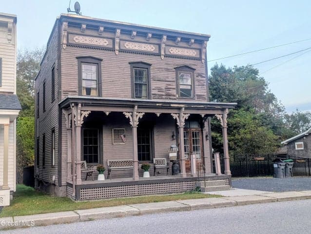 197 Church Street, Hoosick Falls, NY, photo 1