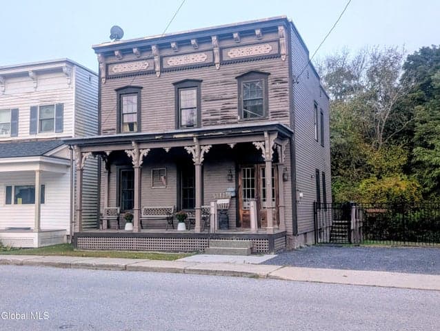 197 Church Street, Hoosick Falls, NY, photo 2