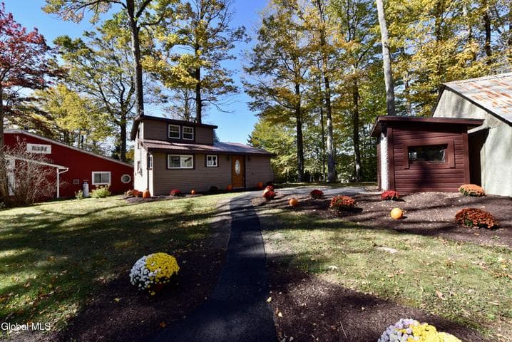 8 Park Avenue, Greenfield, NY, photo 2