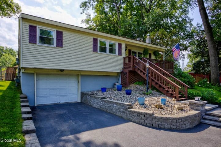 7 Gick Road, Saratoga Springs, NY, photo 2