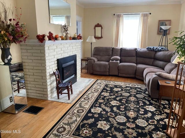 33 Coolidge Avenue, Glens Falls, NY, photo 2