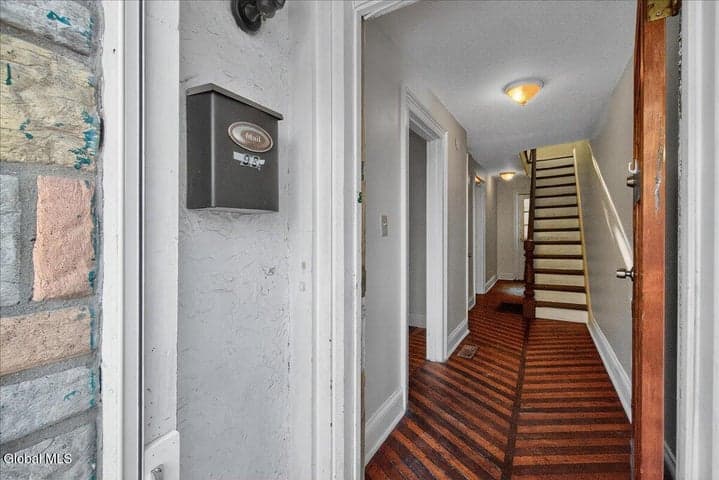 98 Livingston Avenue, Albany, NY, photo 4