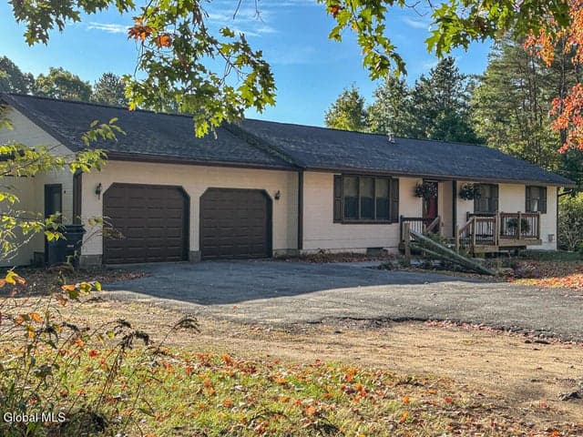 3 Fox Farm Road, Queensbury, NY, photo 4
