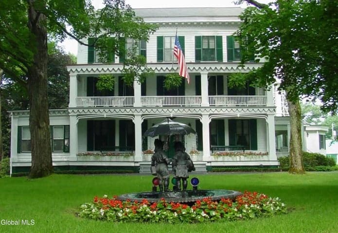 40 Geyser Road, Saratoga Springs, NY, photo 2