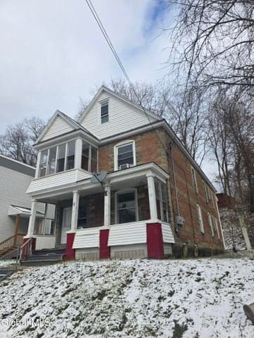 26 Van Derveer Street, Amsterdam, NY, photo 1