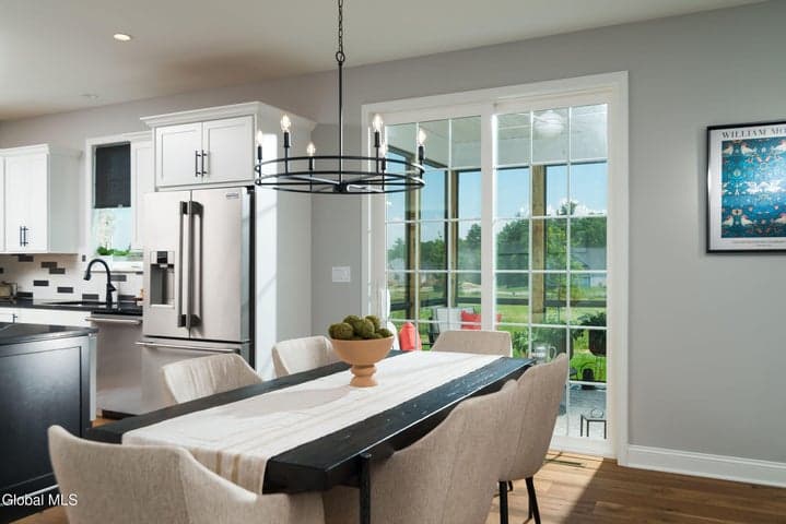 17 Chloes Way, Saratoga Springs, NY, photo 5