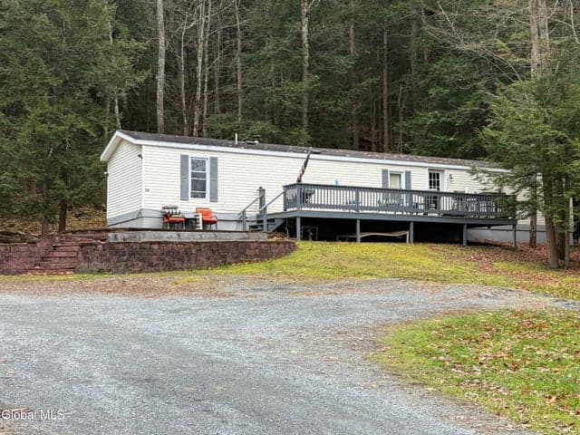 63-140 LeMayville Way, Hampton, NY, photo 2