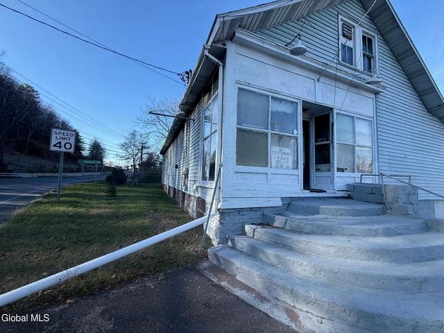 2855 Aqueduct Road, Niskayuna, NY, photo 4