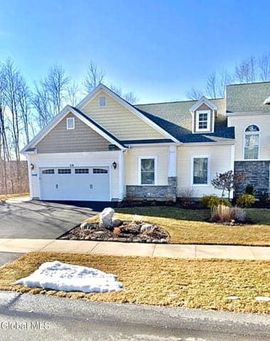 63 Lancaster Court, Ballston, NY, photo 2