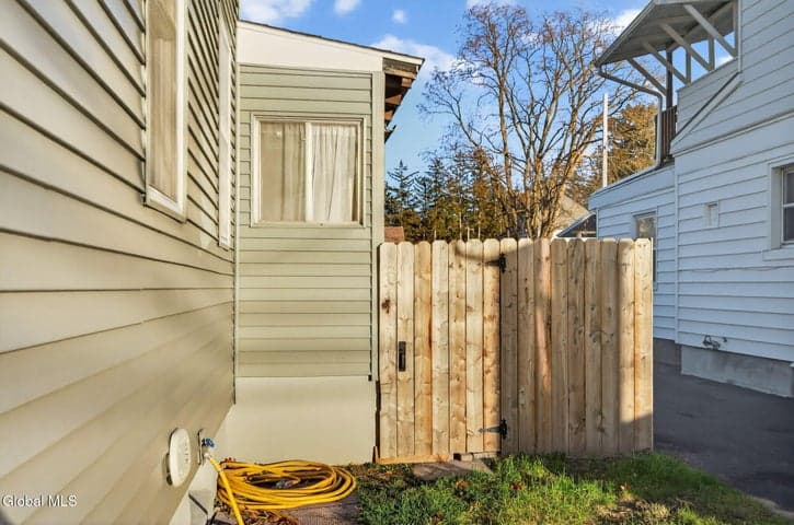 54 Vley Road, Scotia, NY, photo 3