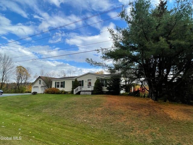 492 New York 22, Ticonderoga, NY, photo 3