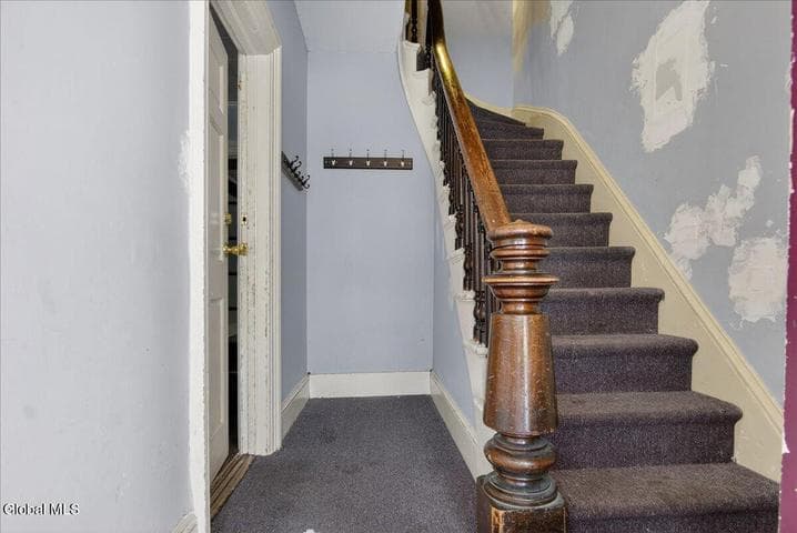 35 Grant Street, Cohoes, NY, photo 3