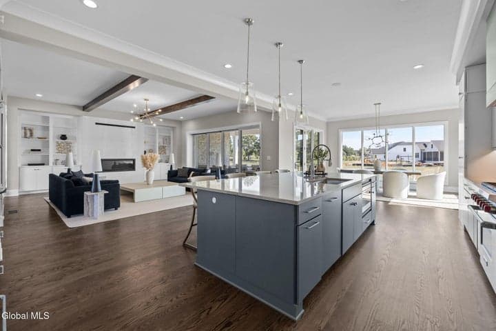 7 Gregory Court, Saratoga Springs, NY, photo 3